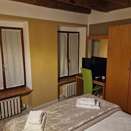 Locanda Al Centrale Caprino Veronese Kültér fotó