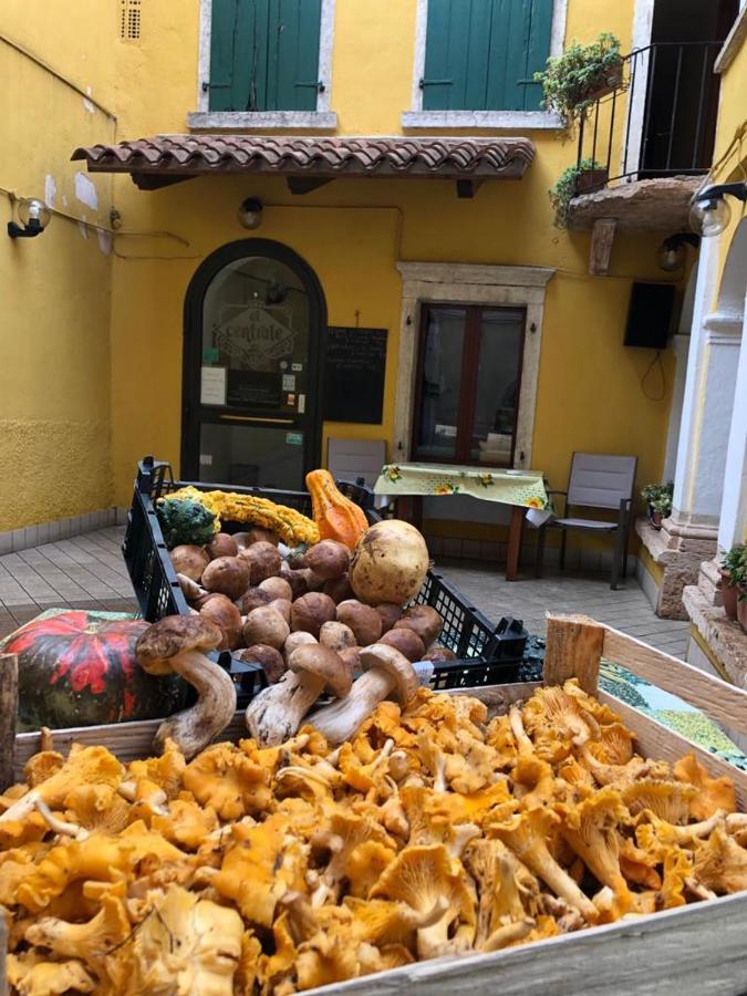 Locanda Al Centrale Caprino Veronese Kültér fotó