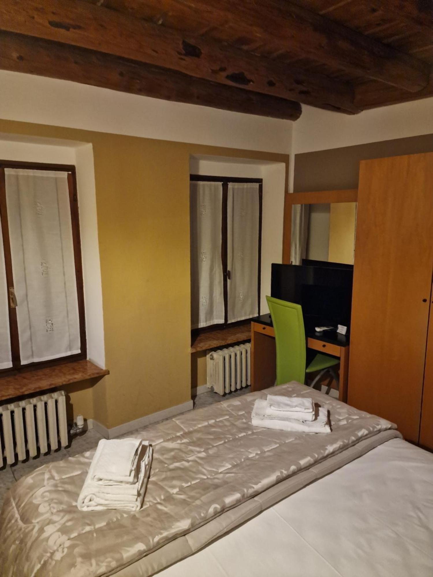 Locanda Al Centrale Caprino Veronese Kültér fotó