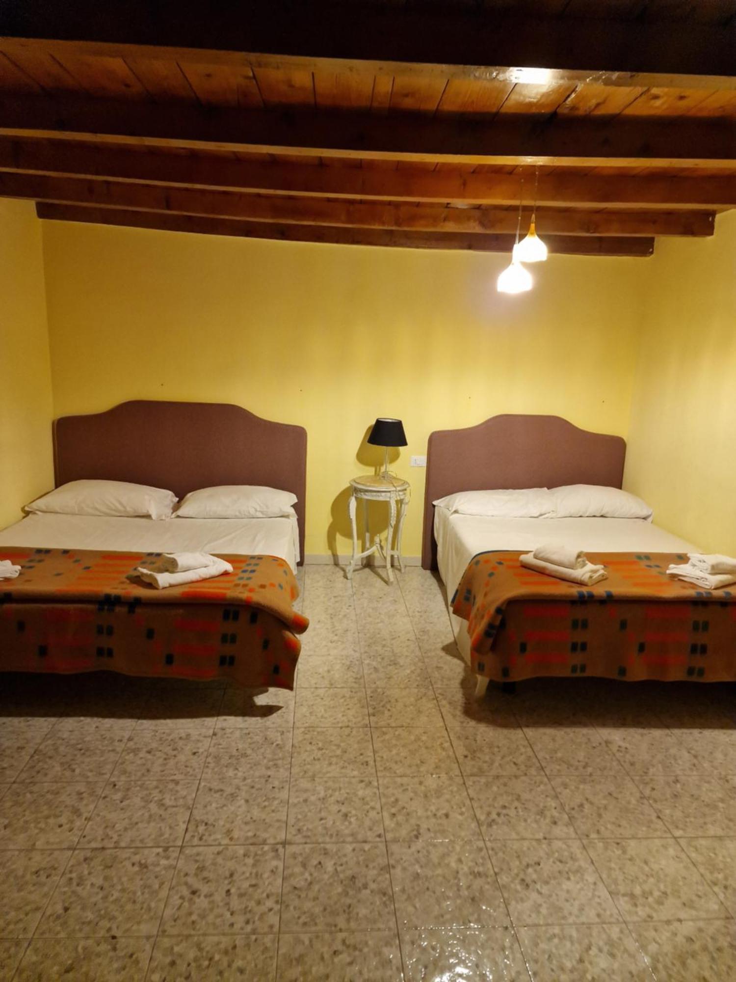 Locanda Al Centrale Caprino Veronese Kültér fotó