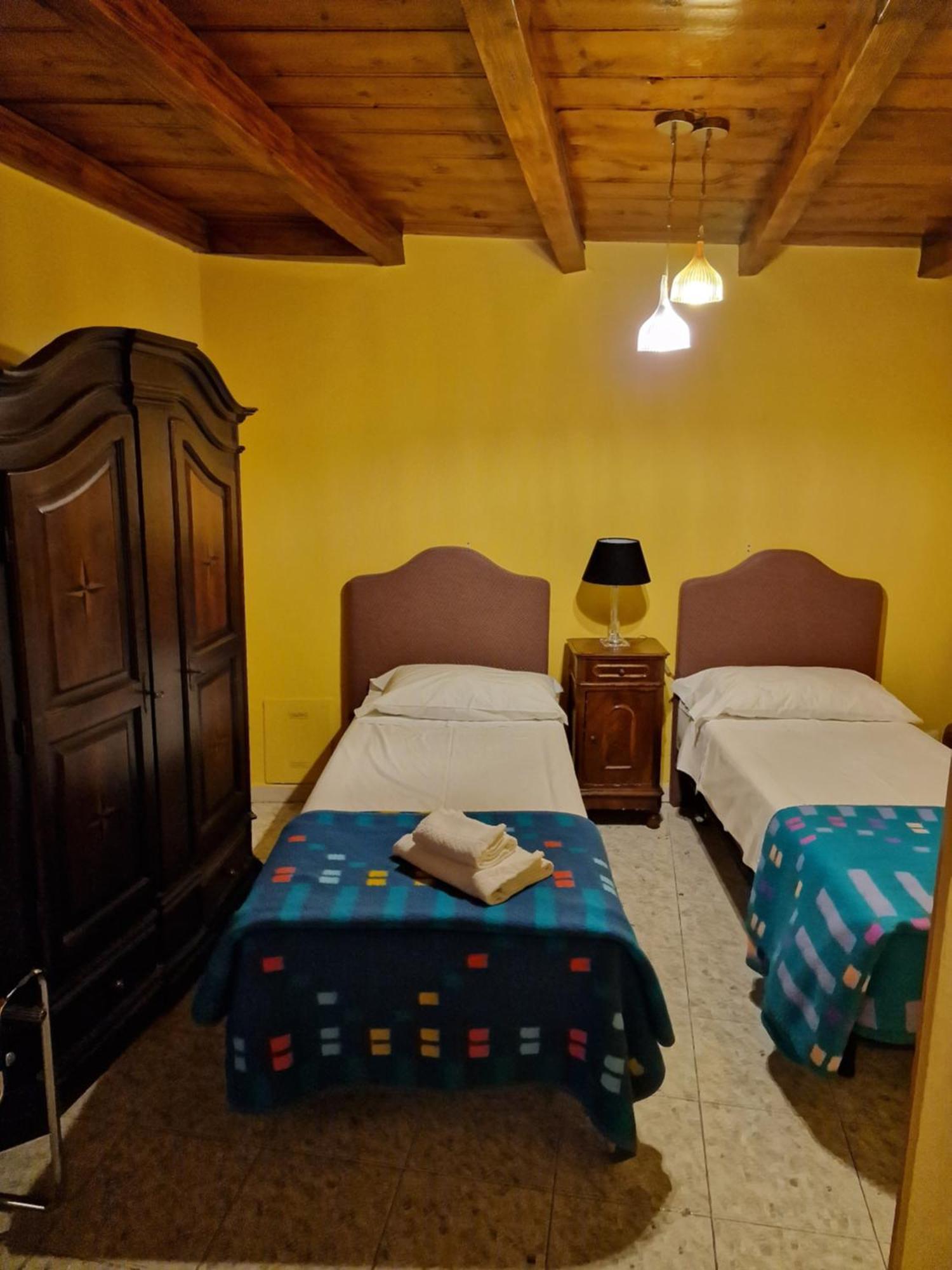 Locanda Al Centrale Caprino Veronese Kültér fotó