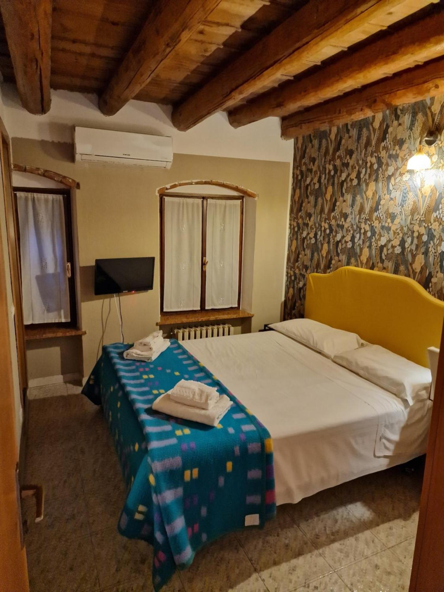 Locanda Al Centrale Caprino Veronese Kültér fotó