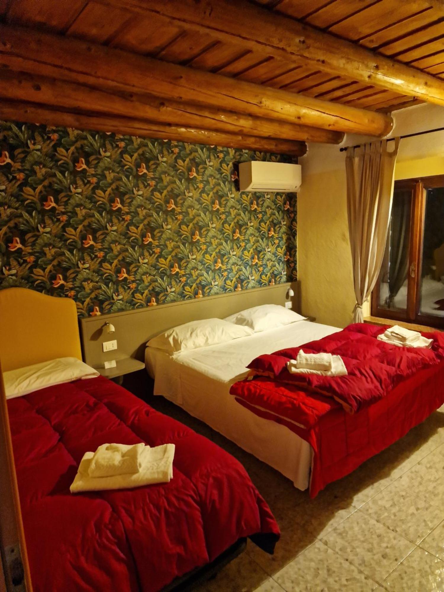 Locanda Al Centrale Caprino Veronese Kültér fotó