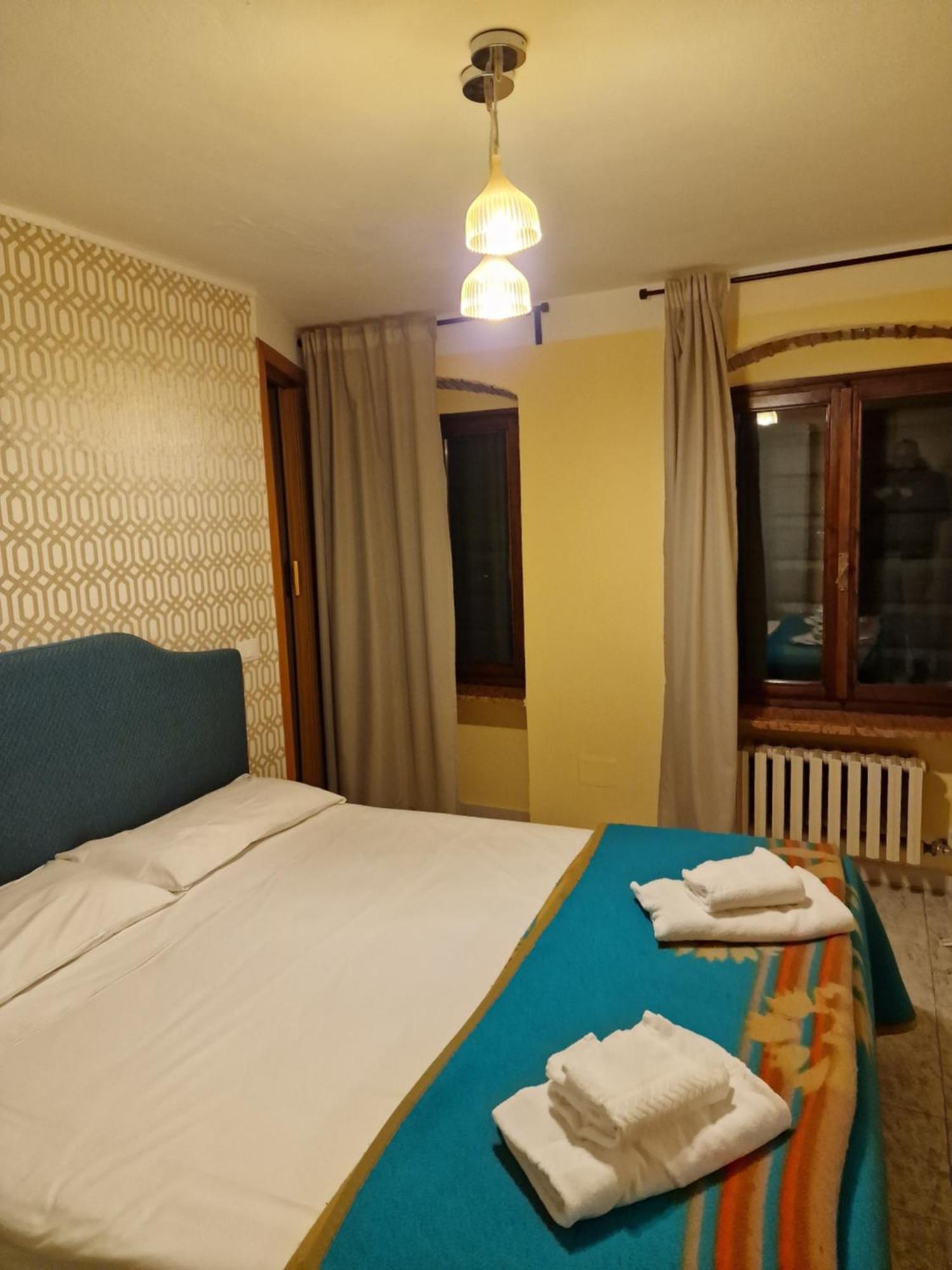 Locanda Al Centrale Caprino Veronese Kültér fotó