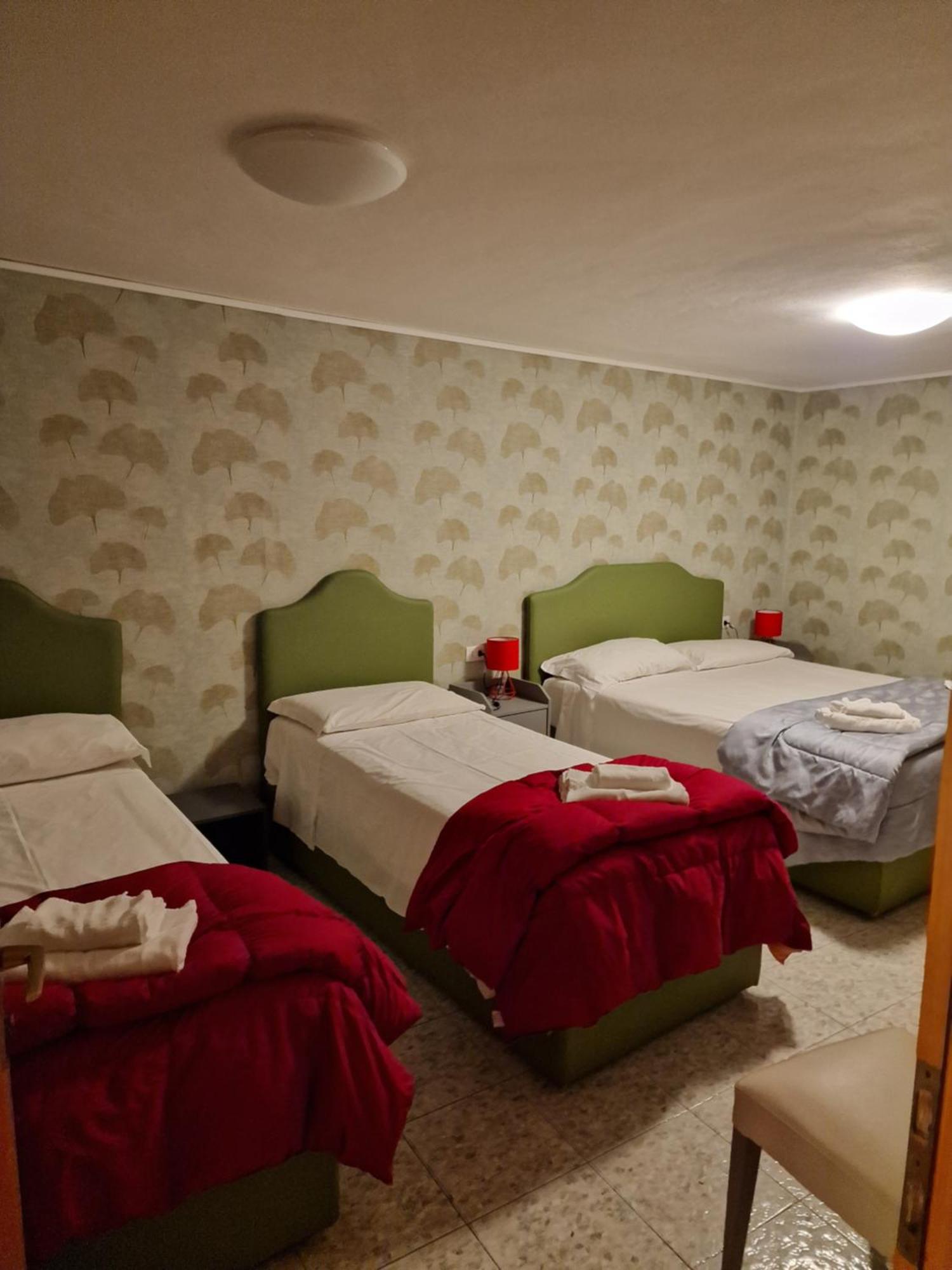 Locanda Al Centrale Caprino Veronese Kültér fotó