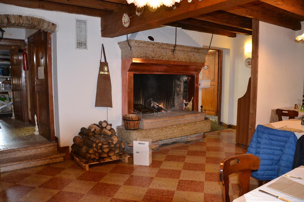 Locanda Al Centrale Caprino Veronese Kültér fotó