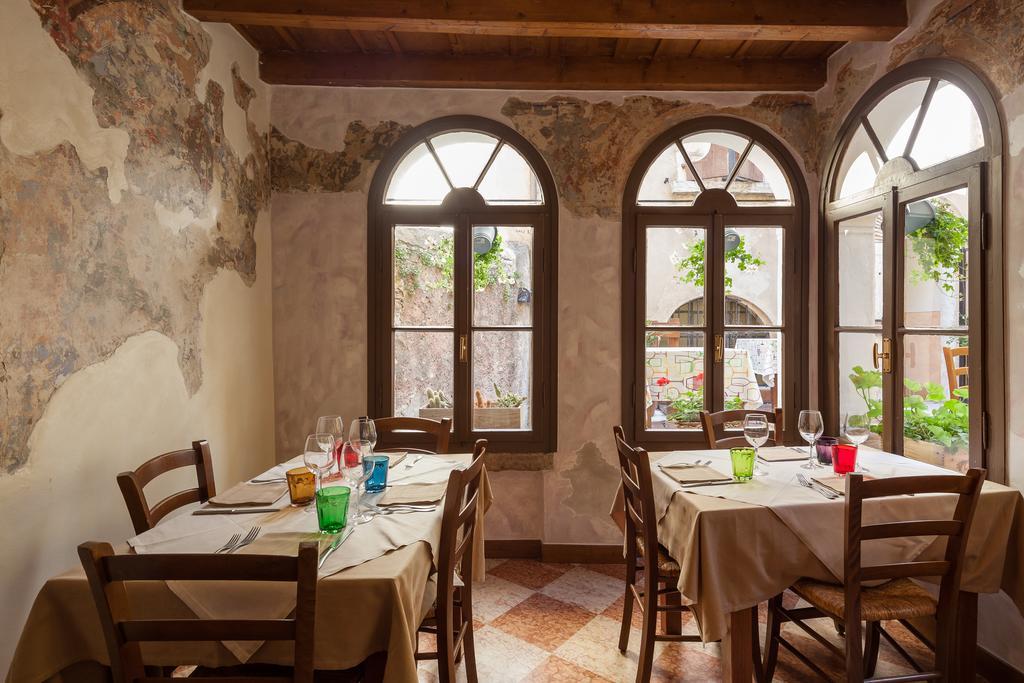 Locanda Al Centrale Caprino Veronese Kültér fotó