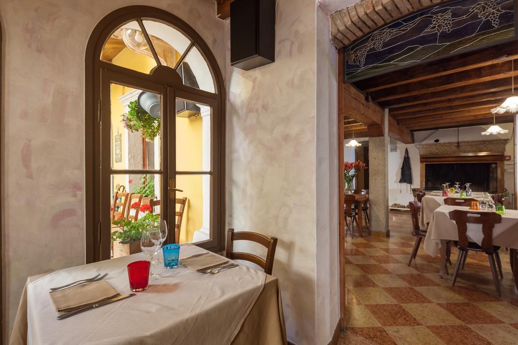 Locanda Al Centrale Caprino Veronese Kültér fotó