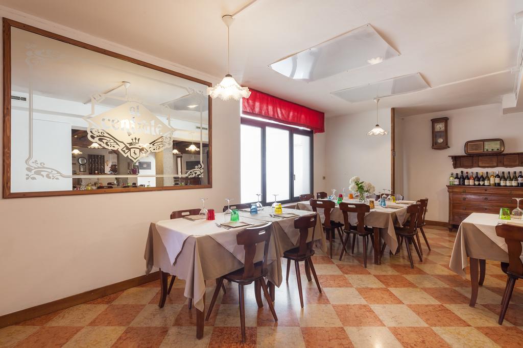Locanda Al Centrale Caprino Veronese Kültér fotó
