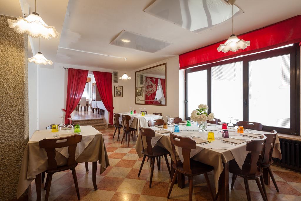 Locanda Al Centrale Caprino Veronese Kültér fotó