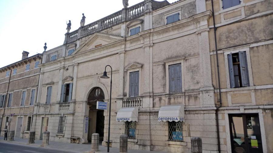 Locanda Al Centrale Caprino Veronese Kültér fotó